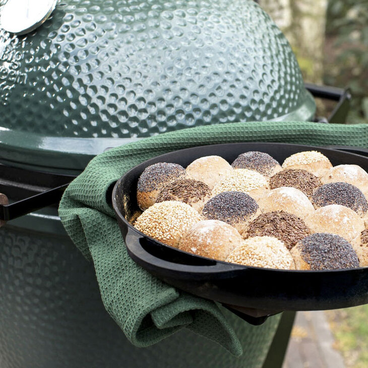 Cast iron skillet 36 cm Big Green Egg