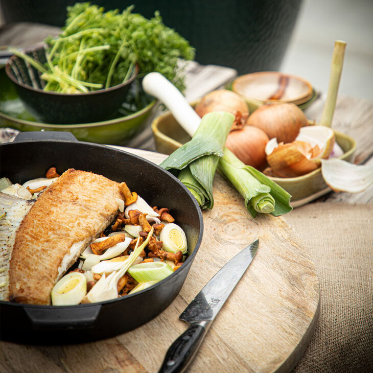 Cast iron skillet 27 cm Big Green Egg