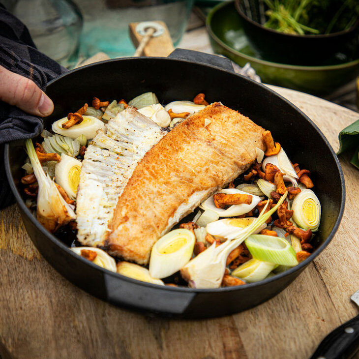 Cast iron skillet 27 cm Big Green Egg