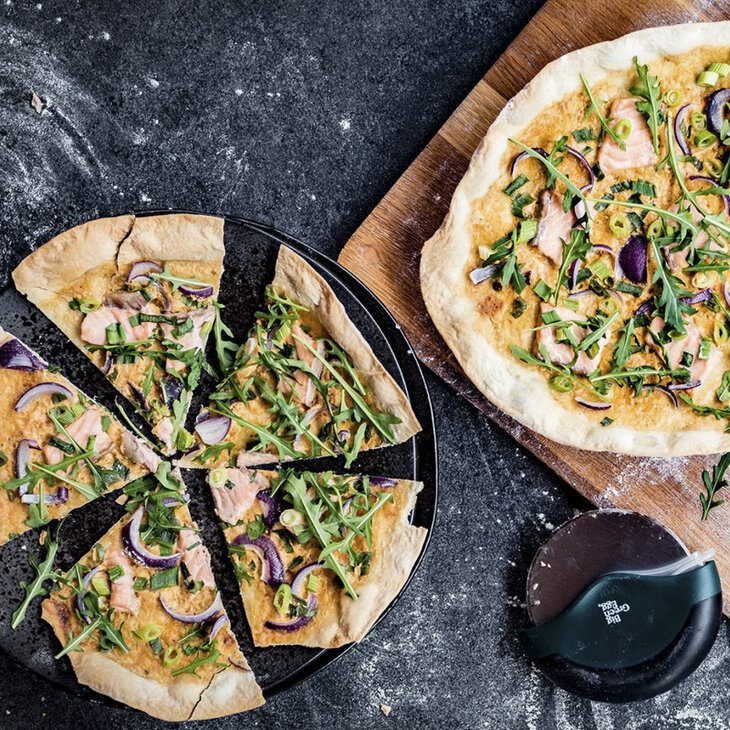 Compact pizza cutter Big Green Egg